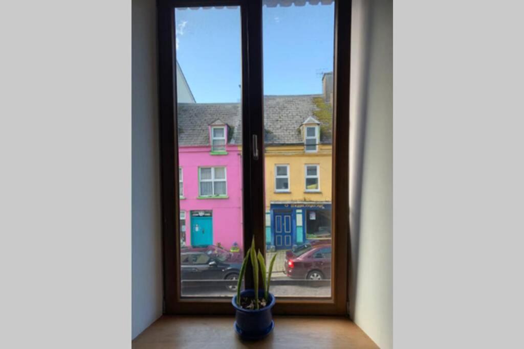 Centre Of Dingle Town - Luxury Holiday Apartment Eksteriør bilde